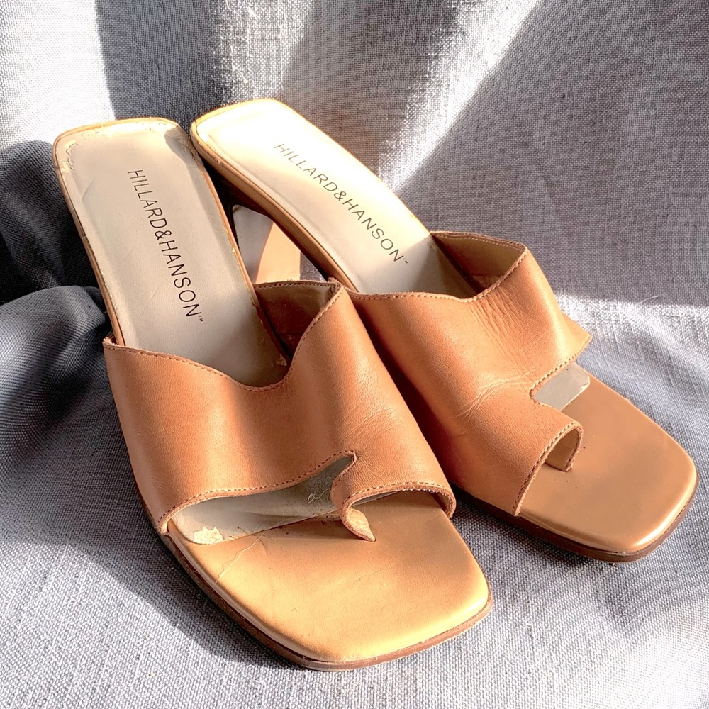 Hillard and Hanson assymetrical tan leather sandal mule size 8